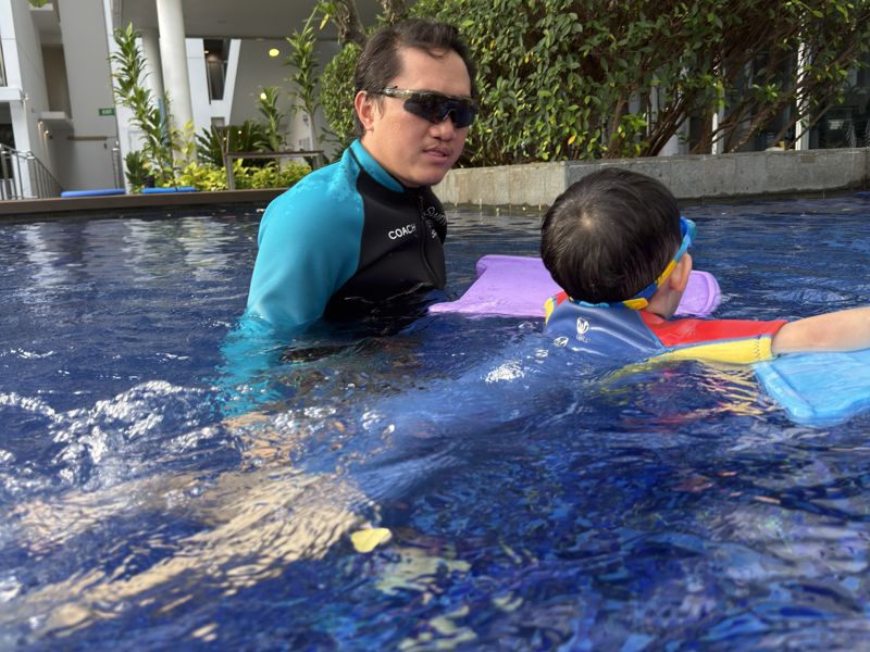 Private swimming lessons